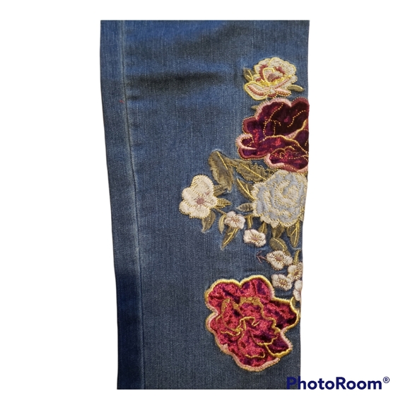 EUC - Velvet floral jeans Size 0 - Picture 3 of 9